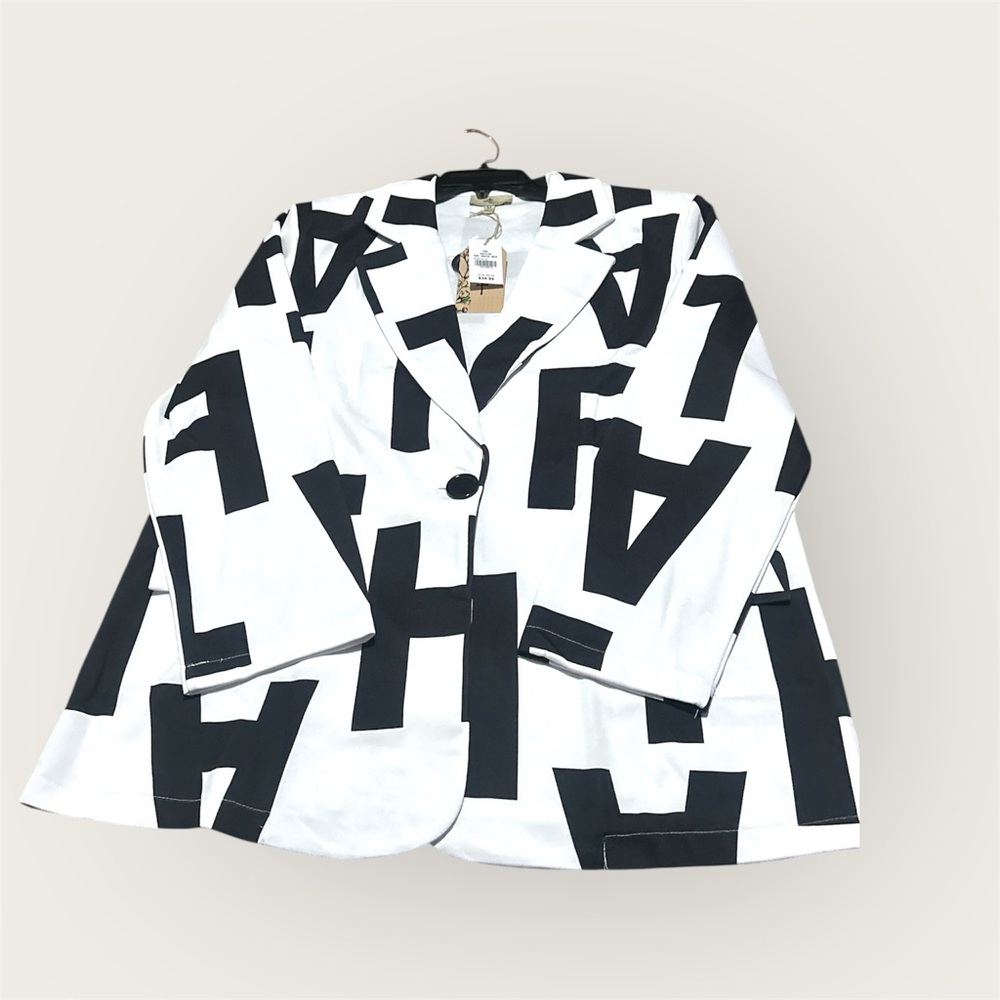 Faith Edit Stylish Black and White Women's Blazer Ptp(22”)